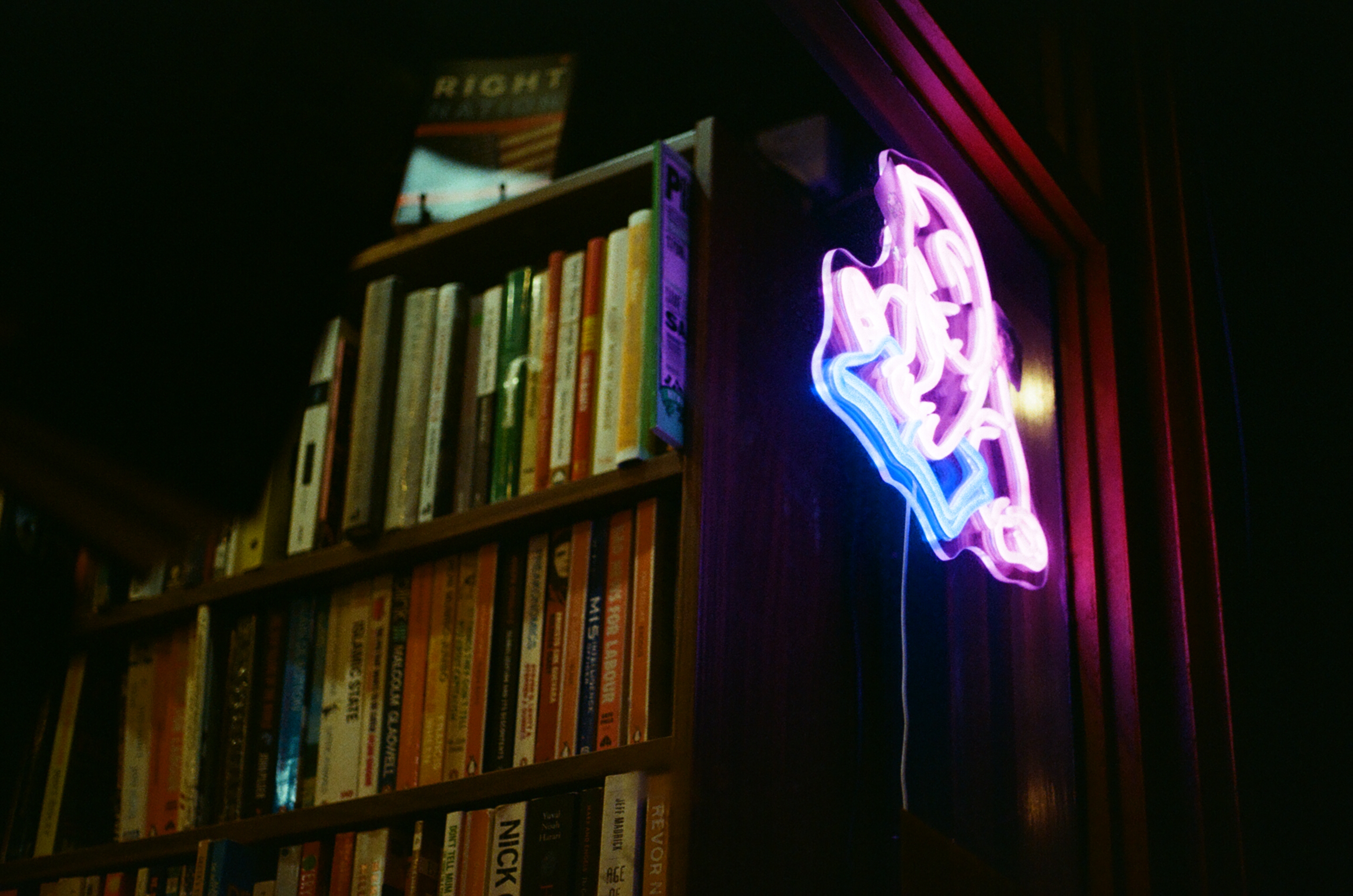 Librería neón